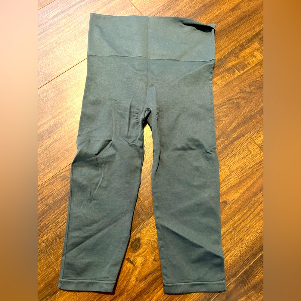 Blanqi Compression Capri